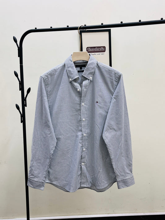 Tommy.hilfiger original shirt D24